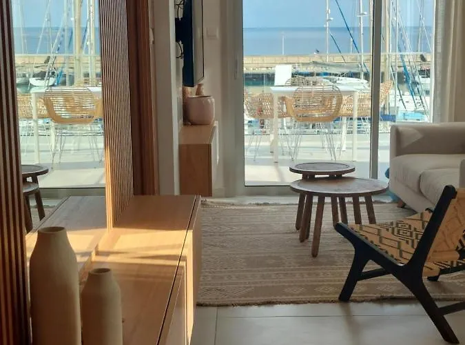 Latchi Marina View Apartamento *